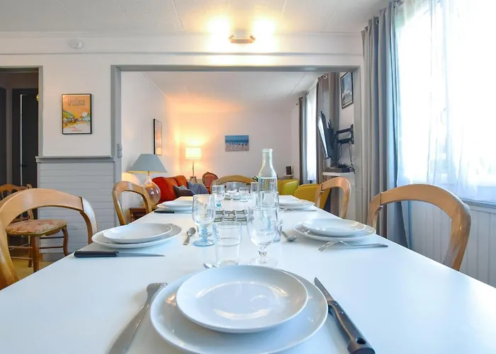 Дом отдыха 3 Bedroom Awesome In *