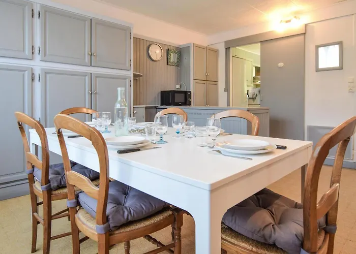 3 Bedroom Awesome In Дом отдыха Кабур