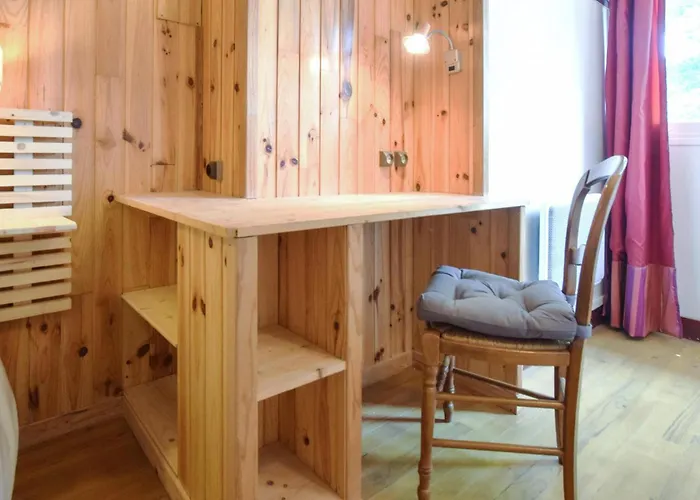 Дом отдыха 3 Bedroom Awesome In Кабур