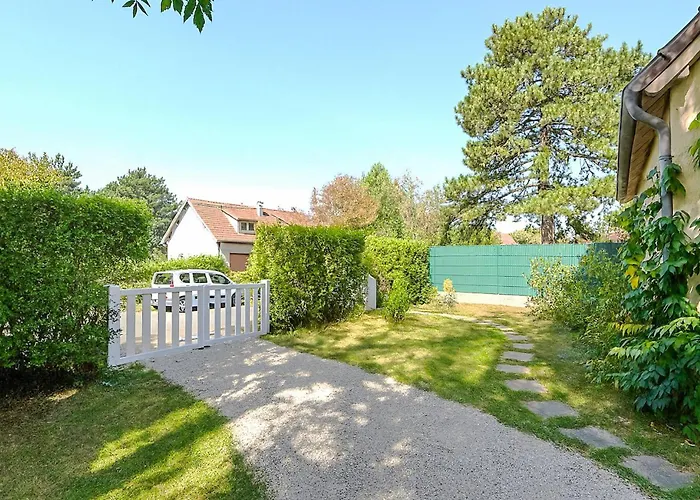 Дом отдыха 3 Bedroom Awesome In *