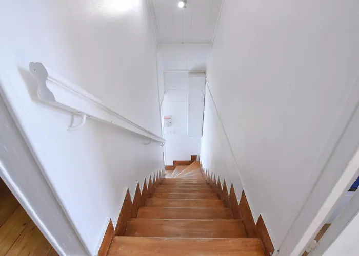 Дом отдыха 3 Bedroom Awesome In Кабур