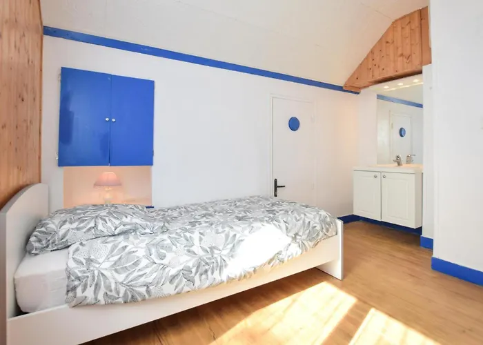 Дом отдыха 3 Bedroom Awesome In *